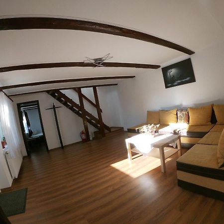 Casa De Oaspeti Laura Rîşnov Εξωτερικό φωτογραφία