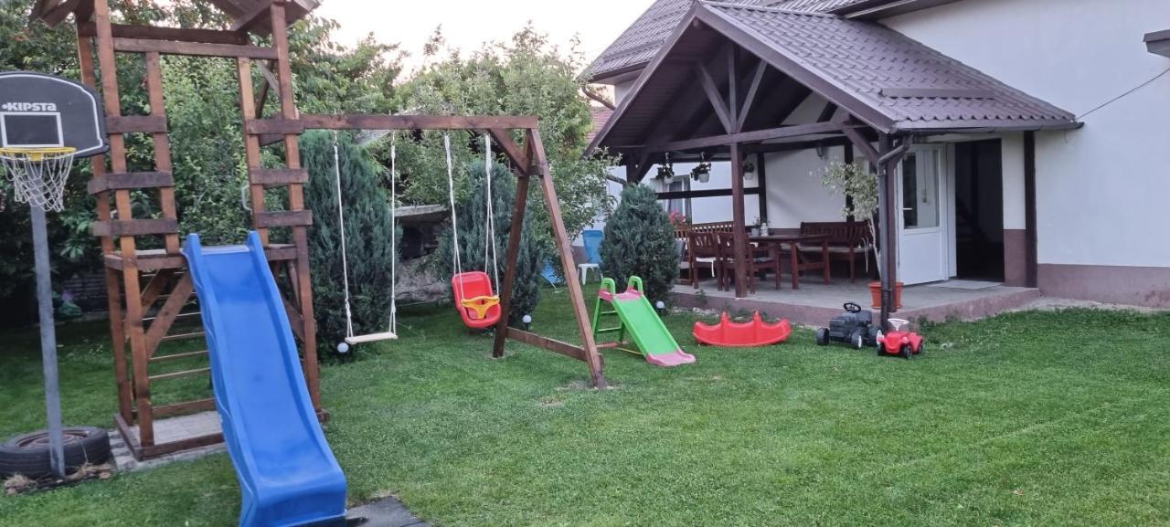 Casa De Oaspeti Laura Rîşnov Εξωτερικό φωτογραφία