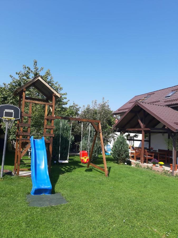 Casa De Oaspeti Laura Rîşnov Εξωτερικό φωτογραφία