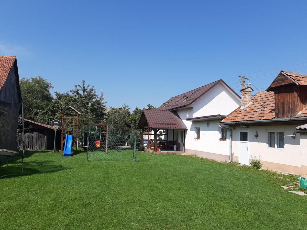 Casa De Oaspeti Laura Rîşnov Εξωτερικό φωτογραφία