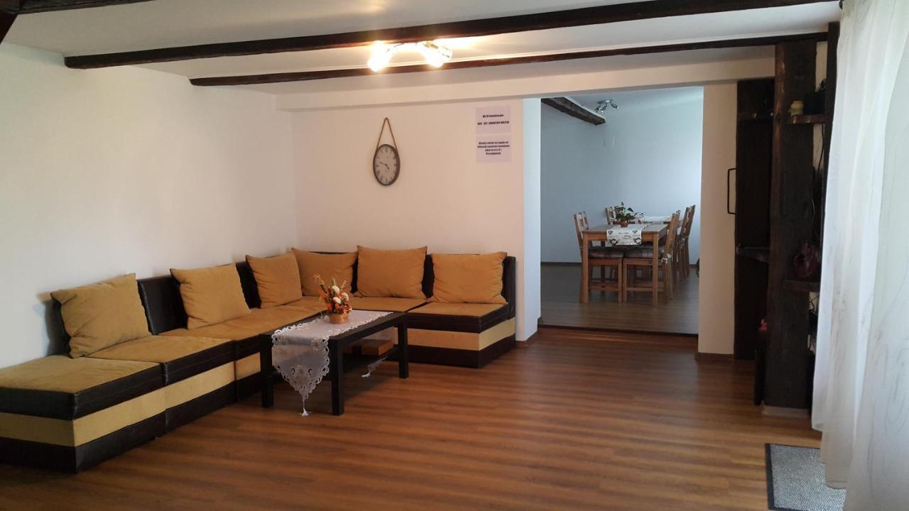 Casa De Oaspeti Laura Rîşnov Εξωτερικό φωτογραφία