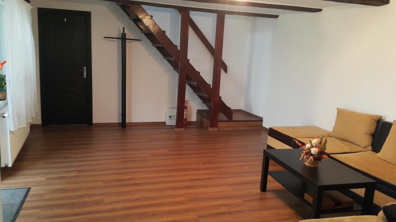 Casa De Oaspeti Laura Rîşnov Εξωτερικό φωτογραφία